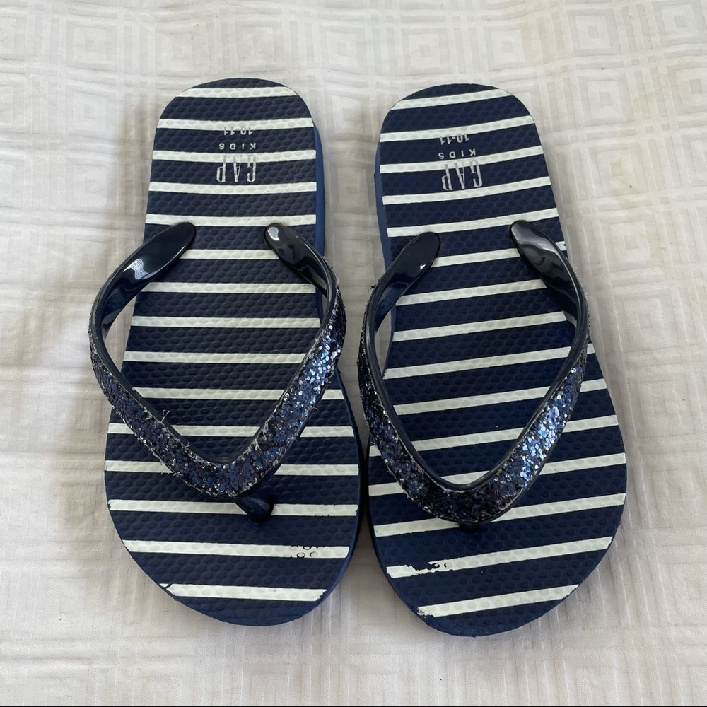 Gap Flip Flops